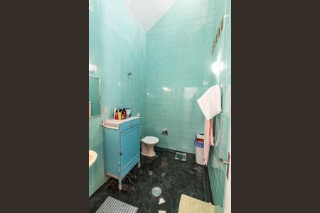 Casa à venda com 138m², 2 quartos e 1 vagaBanheiro