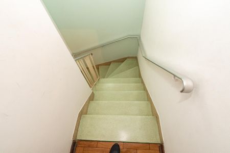 Casa à venda com 138m², 2 quartos e 1 vagaEscada