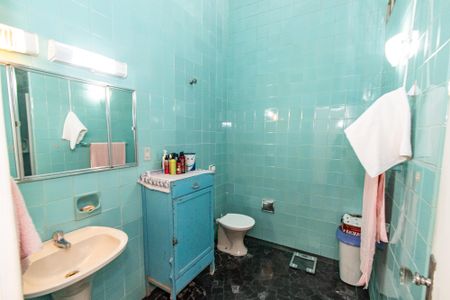 Casa à venda com 138m², 2 quartos e 1 vagaBanheiro