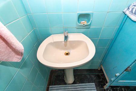 Casa à venda com 138m², 2 quartos e 1 vagaBanheiro