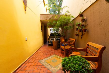 Casa para alugar com 304m², 4 quartos e 3 vagasQuintal