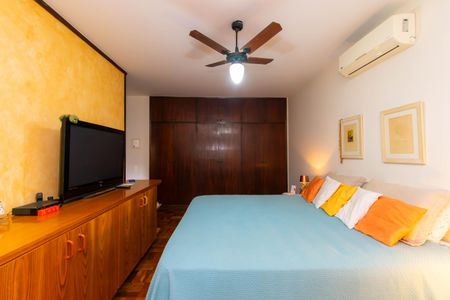 Casa para alugar com 304m², 4 quartos e 3 vagasSuíte