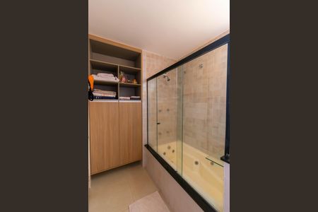 Casa para alugar com 304m², 4 quartos e 3 vagasBanheiro da Suíte