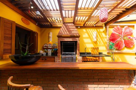 Casa para alugar com 304m², 4 quartos e 3 vagasÁrea gourmet - Churrasqueira