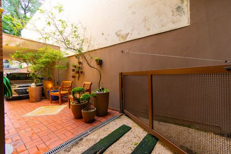 Casa para alugar com 304m², 4 quartos e 3 vagasQuintal