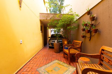 Casa para alugar com 304m², 4 quartos e 3 vagasQuintal