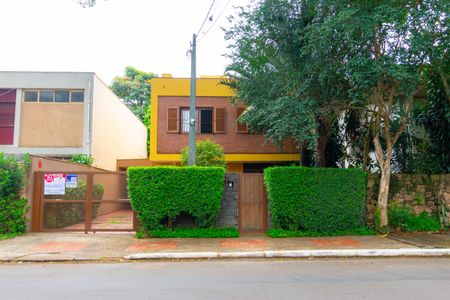 Casa para alugar com 304m², 4 quartos e 3 vagasFachada