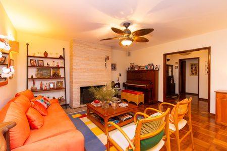 Casa para alugar com 304m², 4 quartos e 3 vagasSala