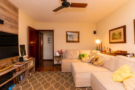 Casa para alugar com 304m², 4 quartos e 3 vagasSala de TV