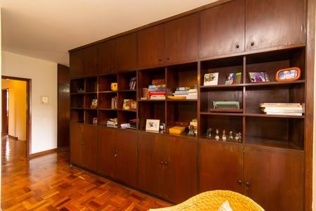 Casa para alugar com 304m², 4 quartos e 3 vagasSuíte