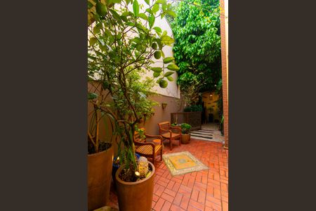 Casa para alugar com 304m², 4 quartos e 3 vagasQuintal