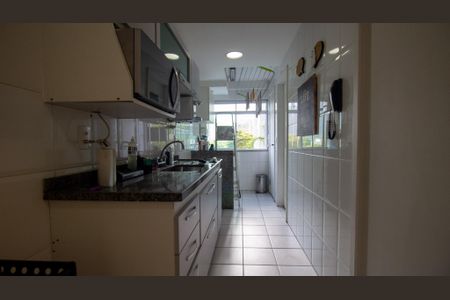Apartamento para alugar com 95m², 2 quartos e 1 vaga Apartamento para alugar com 95m², 2 quartos e 1 vagaCozinha e Área de Serviço