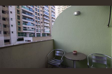 Apartamento para alugar com 95m², 2 quartos e 1 vaga Apartamento para alugar com 95m², 2 quartos e 1 vagaVaranda