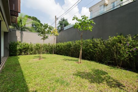 Casa de condomínio à venda com 548m², 4 quartos e 4 vagasÁrea externa