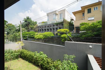 Casa de condomínio à venda com 548m², 4 quartos e 4 vagasVista da Suíte 3