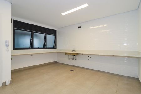 Casa de condomínio à venda com 548m², 4 quartos e 4 vagasCozinha