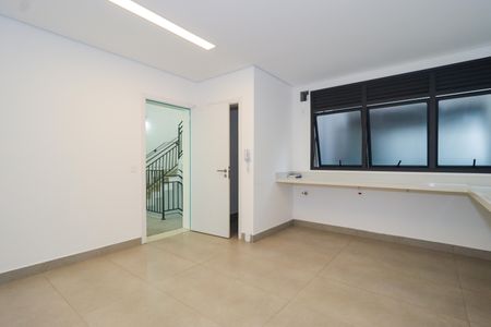 Casa de condomínio à venda com 548m², 4 quartos e 4 vagasCozinha