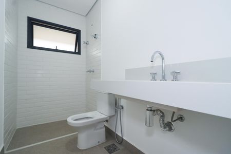 Casa de condomínio à venda com 548m², 4 quartos e 4 vagasBanheiro da Suíte 3