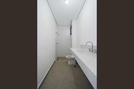 Casa de condomínio à venda com 548m², 4 quartos e 4 vagasBanheiro 1 da Suíte Master