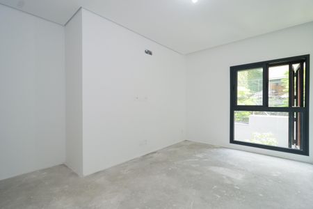 Casa de condomínio à venda com 548m², 4 quartos e 4 vagasSuíte 3