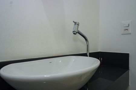 Casa de condomínio à venda com 548m², 4 quartos e 4 vagasLavabo