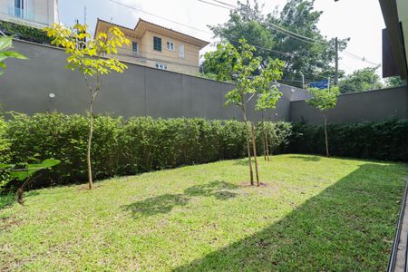 Casa de condomínio à venda com 548m², 4 quartos e 4 vagasVista da Sala