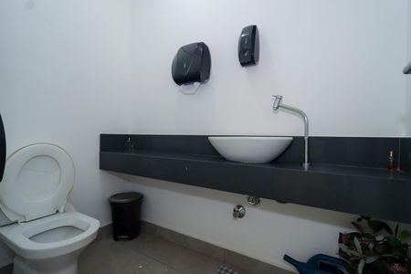 Casa de condomínio à venda com 548m², 4 quartos e 4 vagasLavabo