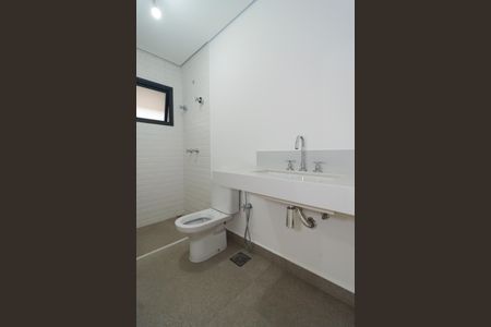 Casa de condomínio à venda com 548m², 4 quartos e 4 vagasBanheiro da Suíte 2