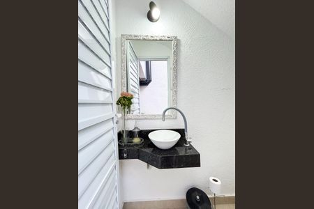 Casa à venda com 125m², 2 quartos e 2 vagasLavabo 2 