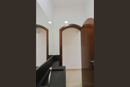 Casa à venda com 240m², 3 quartos e 6 vagasLavabo