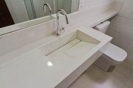 Casa à venda com 240m², 3 quartos e 6 vagasBanheiro