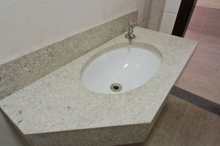 Casa à venda com 240m², 3 quartos e 6 vagasÁrea de Serviço