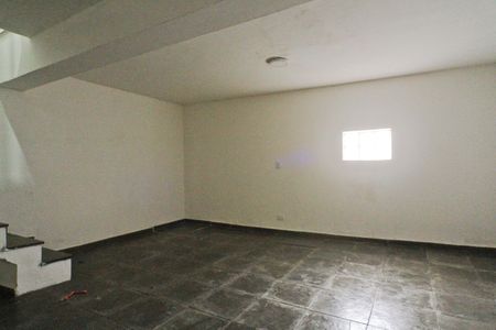 Casa à venda com 240m², 3 quartos e 6 vagasPorão