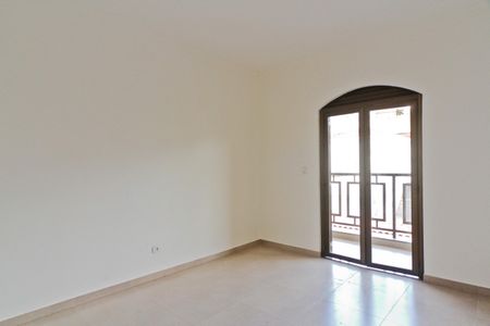 Casa à venda com 240m², 3 quartos e 6 vagasSuíte