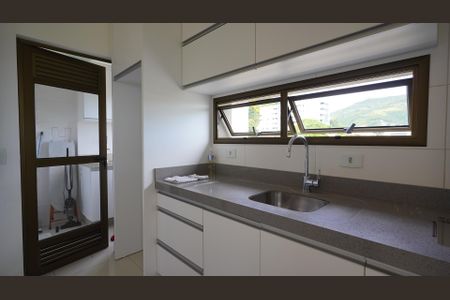 Apartamento para alugar com 90m², 2 quartos e 2 vagasCozinha