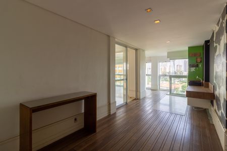 Apartamento à venda com 215m², 3 quartos e 4 vagas Apartamento à venda com 215m², 3 quartos e 4 vagasVaranda gourmet