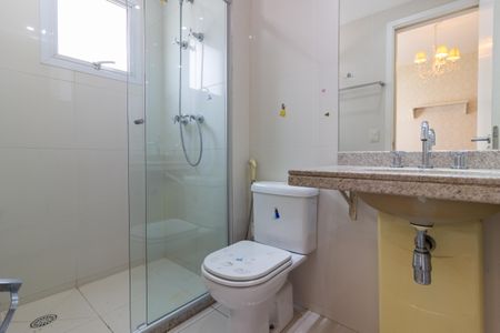 Apartamento à venda com 215m², 3 quartos e 4 vagas Apartamento à venda com 215m², 3 quartos e 4 vagasBanheiro da Suíte 2
