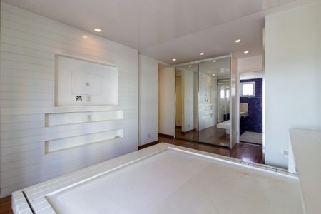 Apartamento à venda com 215m², 3 quartos e 4 vagas Apartamento à venda com 215m², 3 quartos e 4 vagasSuíte 3