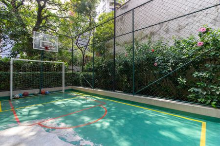 Apartamento à venda com 215m², 3 quartos e 4 vagas Apartamento à venda com 215m², 3 quartos e 4 vagasÁrea Comum - Quadra