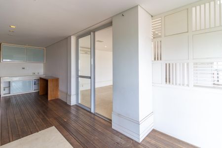 Apartamento à venda com 215m², 3 quartos e 4 vagas Apartamento à venda com 215m², 3 quartos e 4 vagasVaranda gourmet