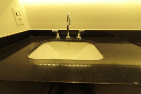 Apartamento para alugar com 61m², 2 quartos e 1 vagaDetalhe do Banheiro da Suíte