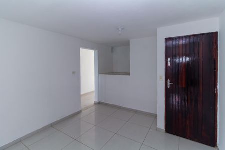 Casa para alugar com 70m², 2 quartos e sem vaga Casa para alugar com 70m², 2 quartos e sem vagaSala