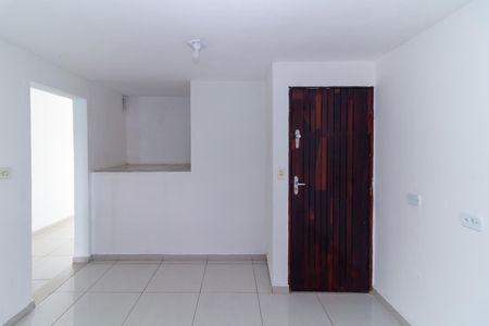 Casa para alugar com 70m², 2 quartos e sem vaga Casa para alugar com 70m², 2 quartos e sem vagaSala