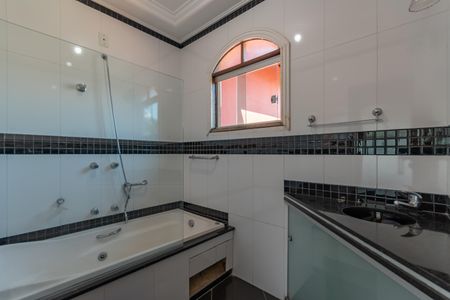 Casa para alugar com 360m², 4 quartos e 4 vagasBanheiro da Suíte