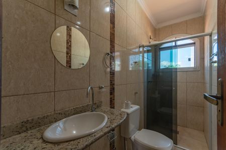 Casa para alugar com 360m², 4 quartos e 4 vagasBanheiro Social