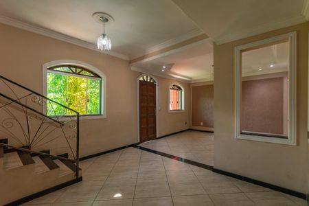 Casa para alugar com 360m², 4 quartos e 4 vagasSala