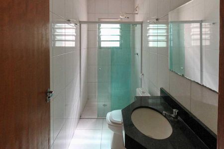 Casa para alugar com 65m², 2 quartos e 1 vaga Casa para alugar com 65m², 2 quartos e 1 vagaBanheiro