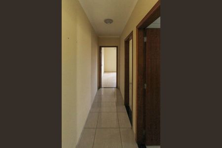 Casa para alugar com 65m², 2 quartos e 1 vaga Casa para alugar com 65m², 2 quartos e 1 vagaCorredor