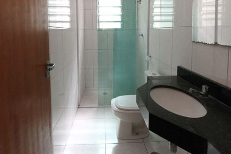 Casa para alugar com 65m², 2 quartos e 1 vaga Casa para alugar com 65m², 2 quartos e 1 vagaBanheiro
