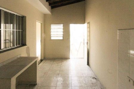 Casa para alugar com 65m², 2 quartos e 1 vaga Casa para alugar com 65m², 2 quartos e 1 vagaÁrea de Serviço